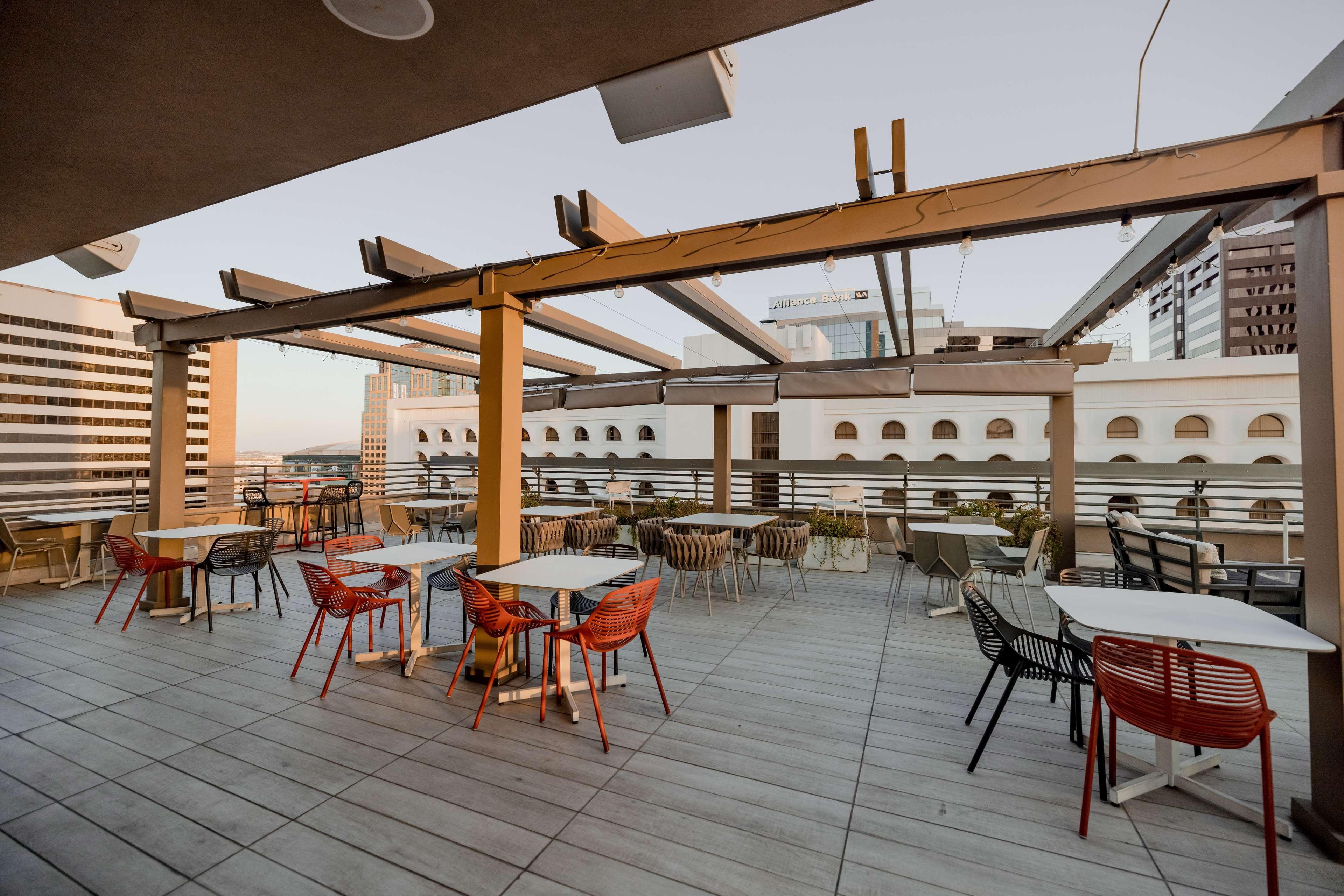Hilton Garden Inn Phoenix Downtown Exterior photo
