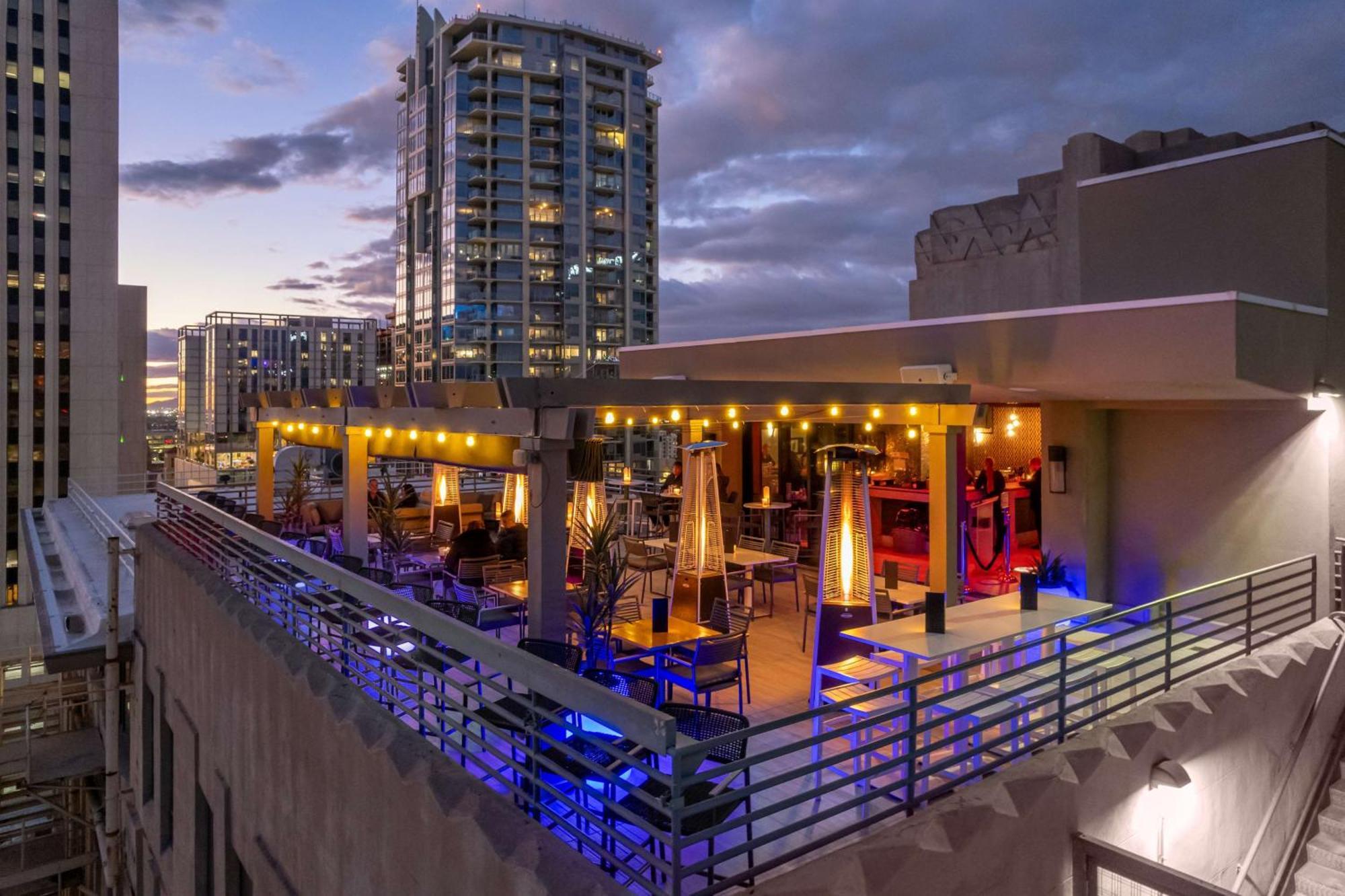 Hilton Garden Inn Phoenix Downtown Exterior photo
