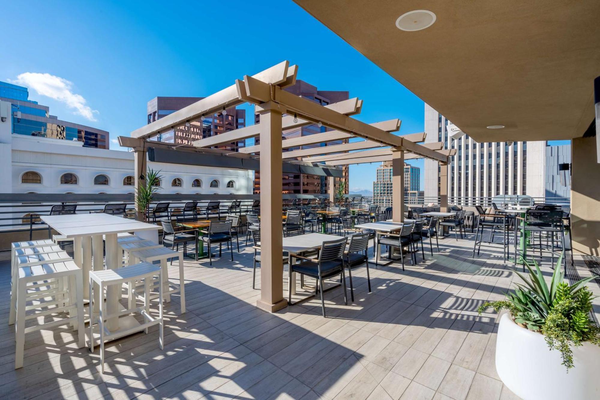 Hilton Garden Inn Phoenix Downtown Exterior photo