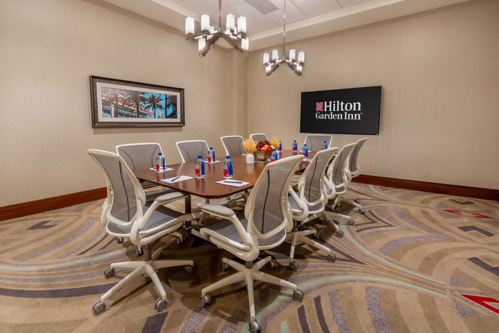 Hilton Garden Inn Phoenix Downtown Exterior photo