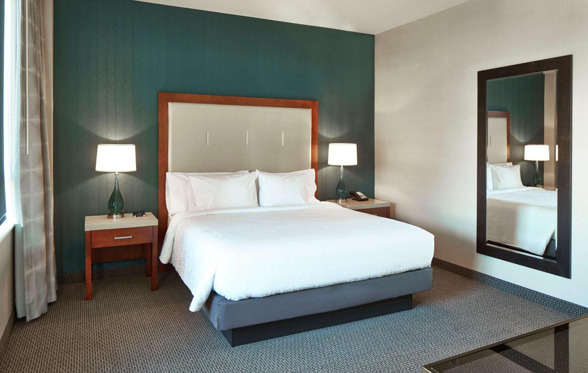 Hilton Garden Inn Phoenix Downtown Exterior photo