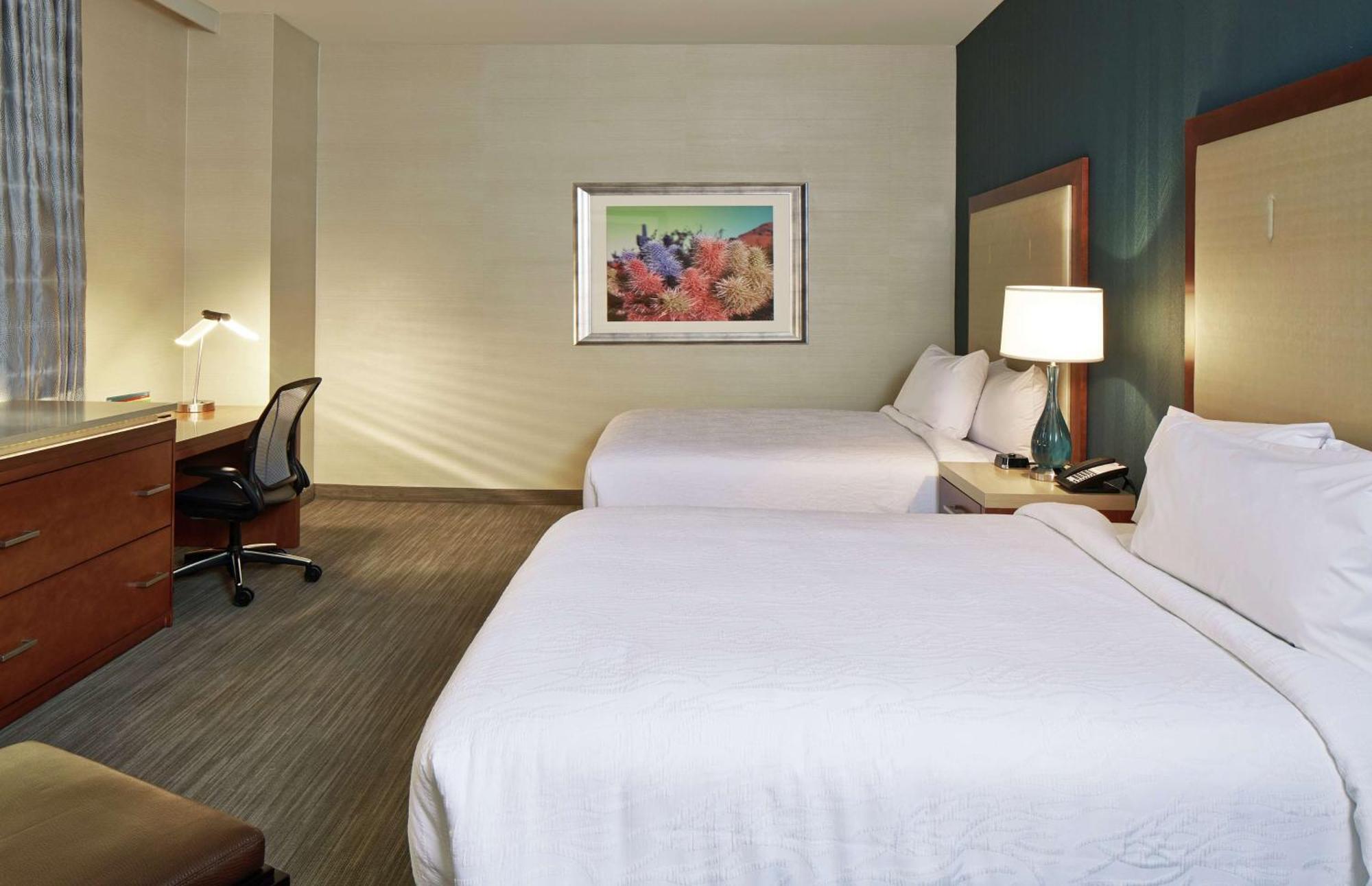 Hilton Garden Inn Phoenix Downtown Exterior photo