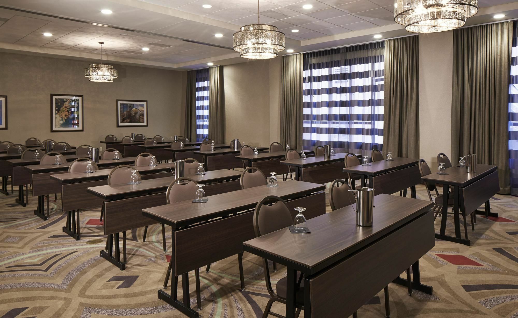 Hilton Garden Inn Phoenix Downtown Exterior photo
